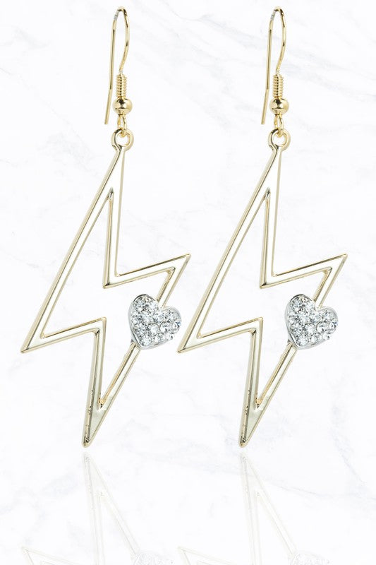 Luxury Lightning Pearl Heart Earrings - Debs on 5th