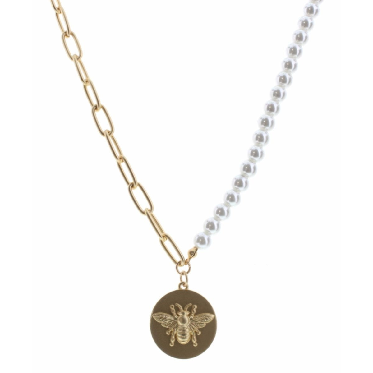 Collar con cadena de perlas y oro de 16" con amuleto de abeja en relieve 